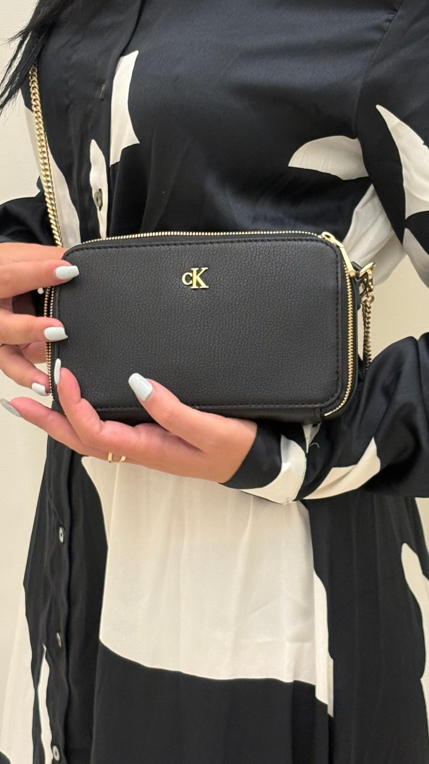 Calvin Klein - Black Chain Crossbody