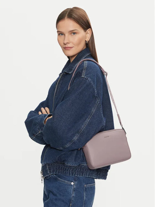 Calvin Klein - Kabelka Small Camera Bag Pink